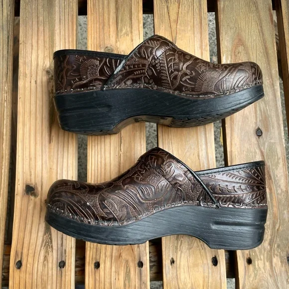 Dansko Professional Brown Tooled Leather Clog Size 37 - Picture 8 of 16